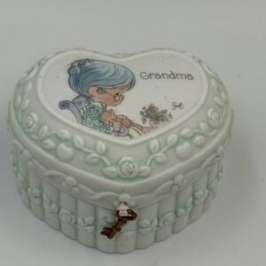 Precious Moments Grandma Heart Trinket Box Porcelain Enesco 1998 Vintage 473804